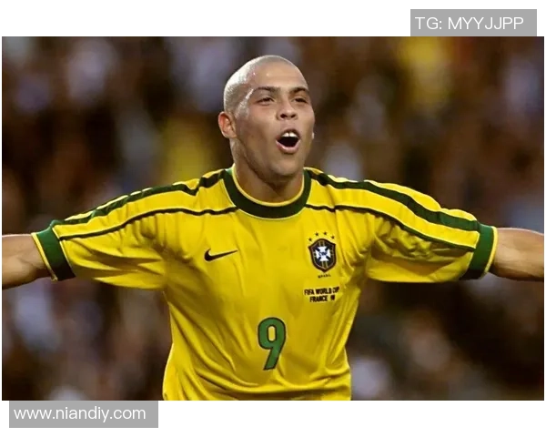 帕尼尼足球卡梅西限量版收藏卡价值揭秘及其市场前景分析