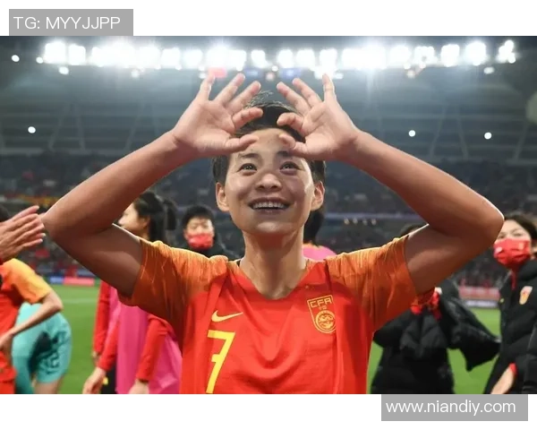 足球巨星巧妙溜小孩瞬间引爆全场 轻松搞笑画面赢得观众点赞